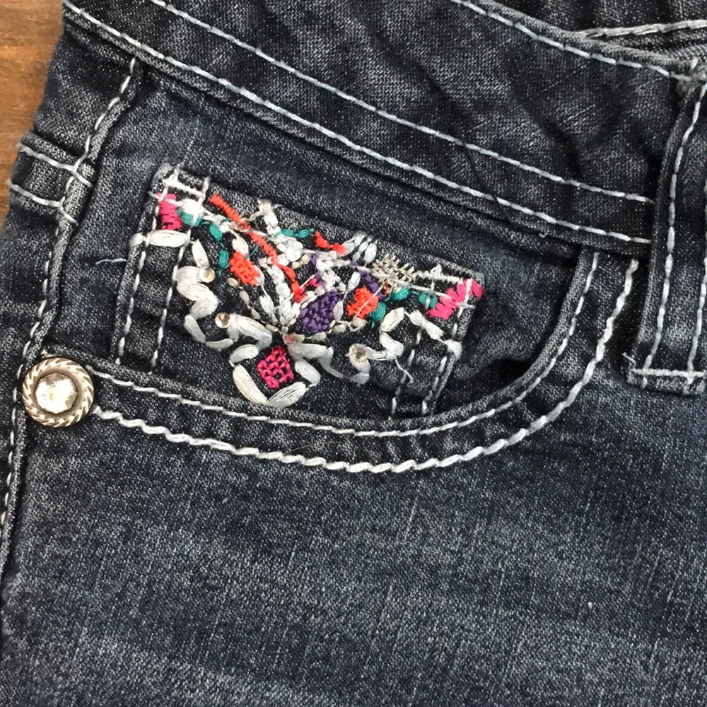 Squeeze Little Girl’s Jeans - Picture 3 of 9